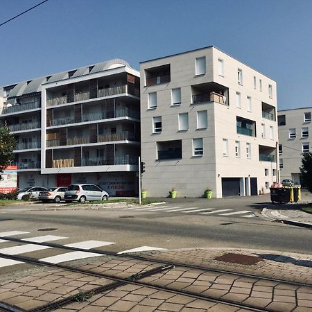 Le T2 Appartement Moderne Avec Terrasse Et Parking Strazburg Dış mekan fotoğraf